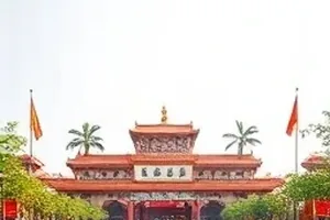 《渡口来信》封面，渡船靠岸时甩出的缆绳